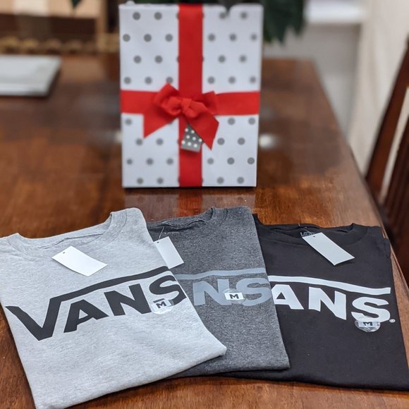 Vans Other - VANS GIFT SET 3 MENS SIZE MEDIUM SHORT SLEEVE T - SHIRTS NWT💖